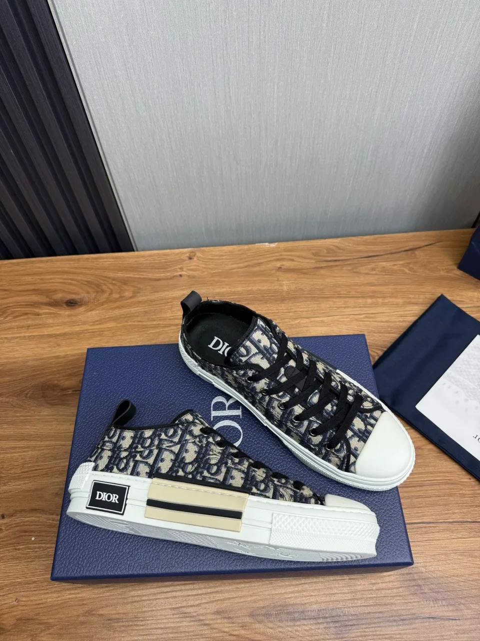 디올 운동화 7