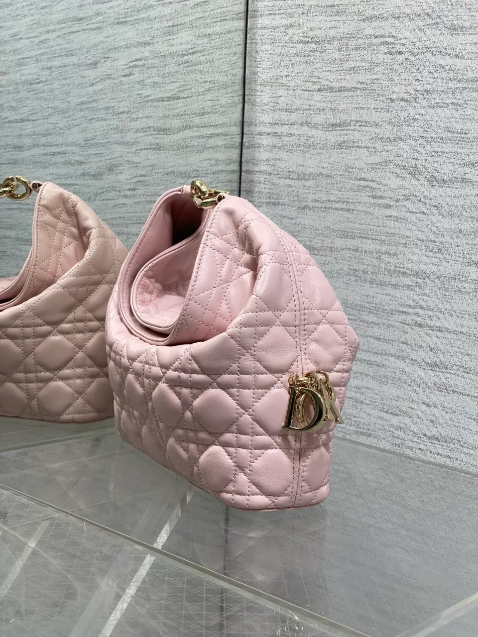 디올 가방 9