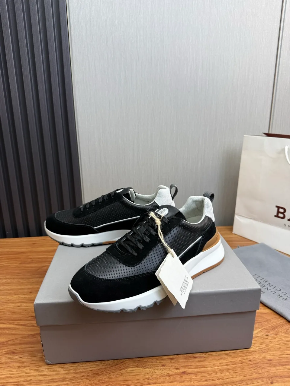브루넬로 쿠치넬리 운동화 6