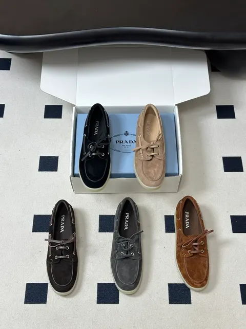 프라다 로퍼