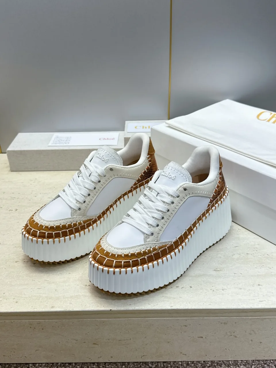 끌로에 운동화 2