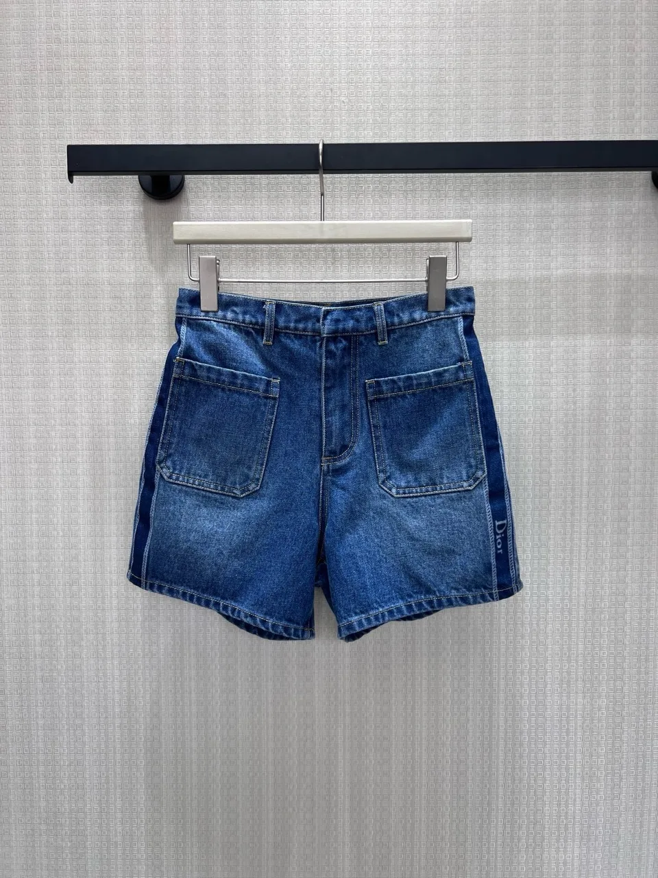 디올 반바지 3