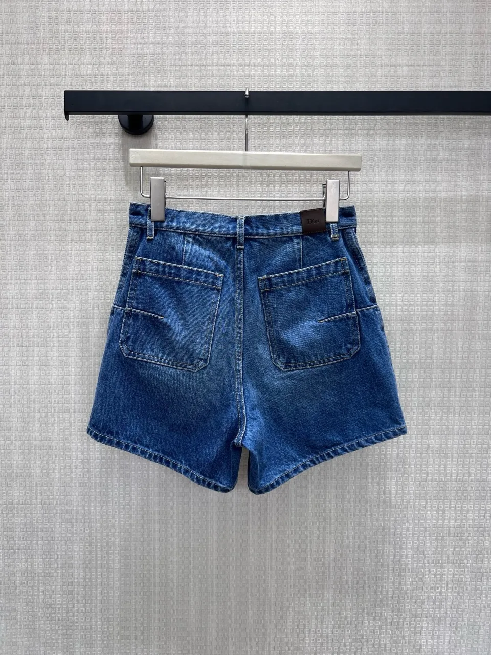 디올 반바지 4