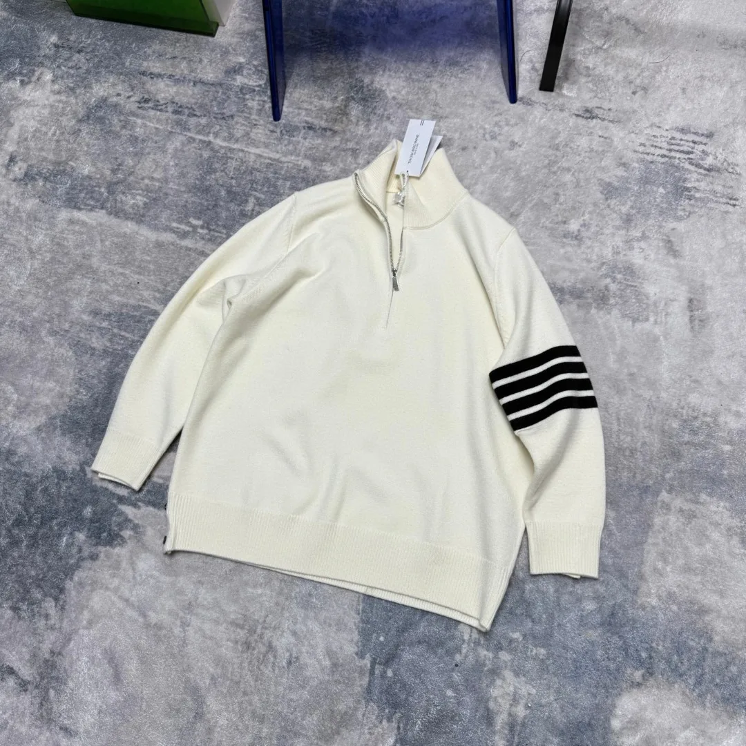 톰브라운 반집업 2