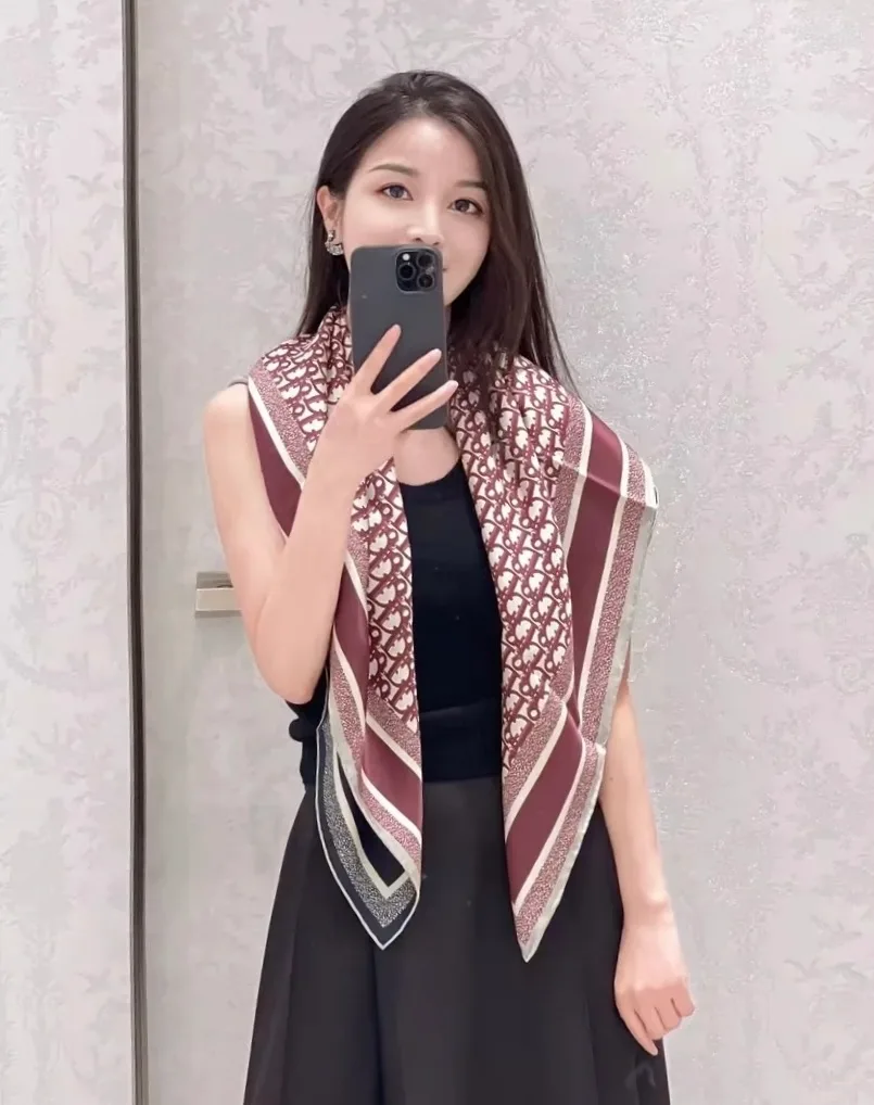 디올 스카프 2
