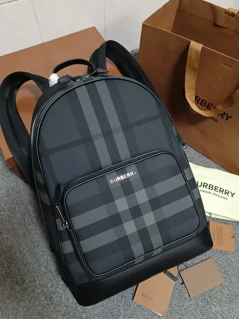 버버리 백팩