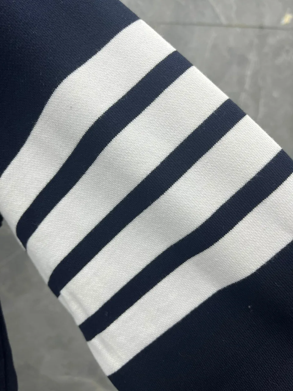 톰브라운 집업 2