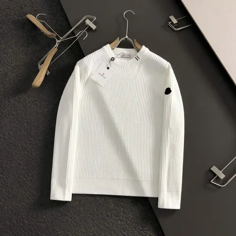 몽클레르 니트티