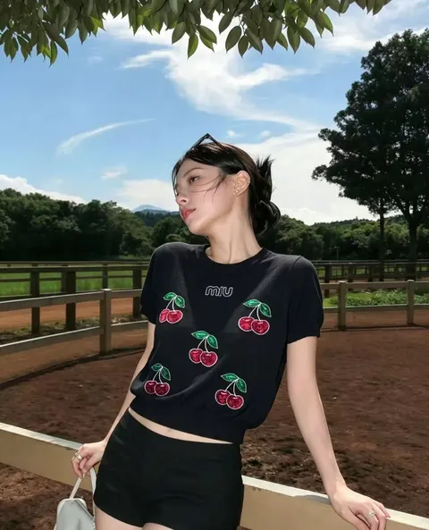 미우미우 반팔 니트티