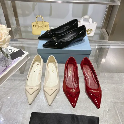 프라다 플랫슈즈