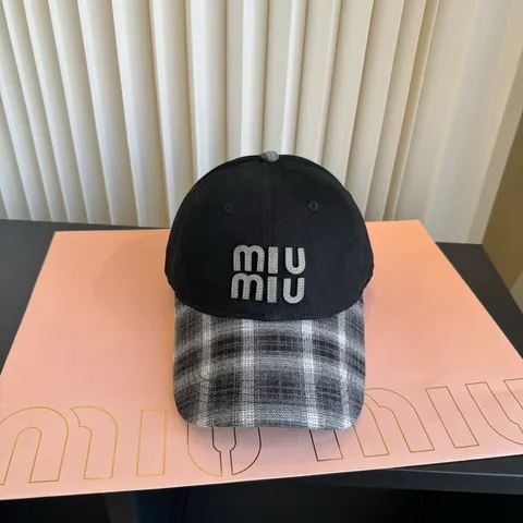 미우미우 모자