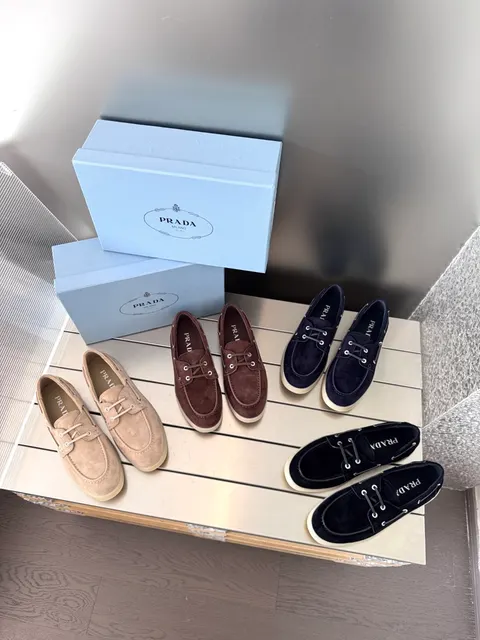 프라다 로퍼