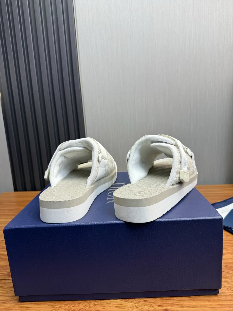디올 슬리퍼 10