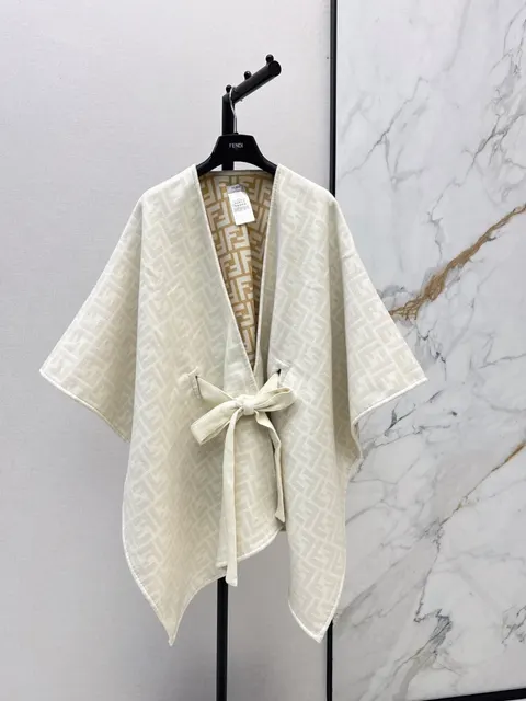 펜디 케이프 숄