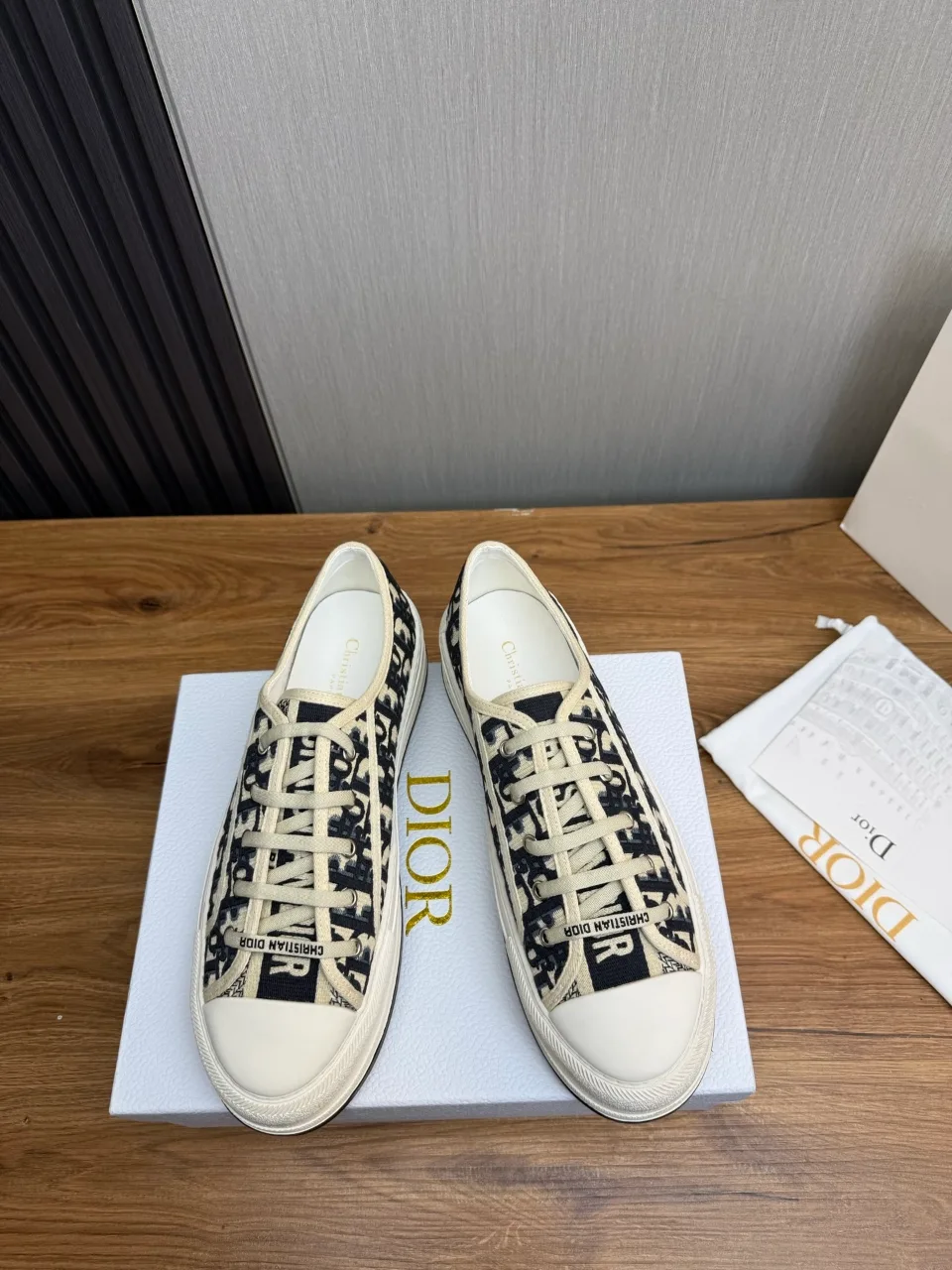 디올 운동화 4